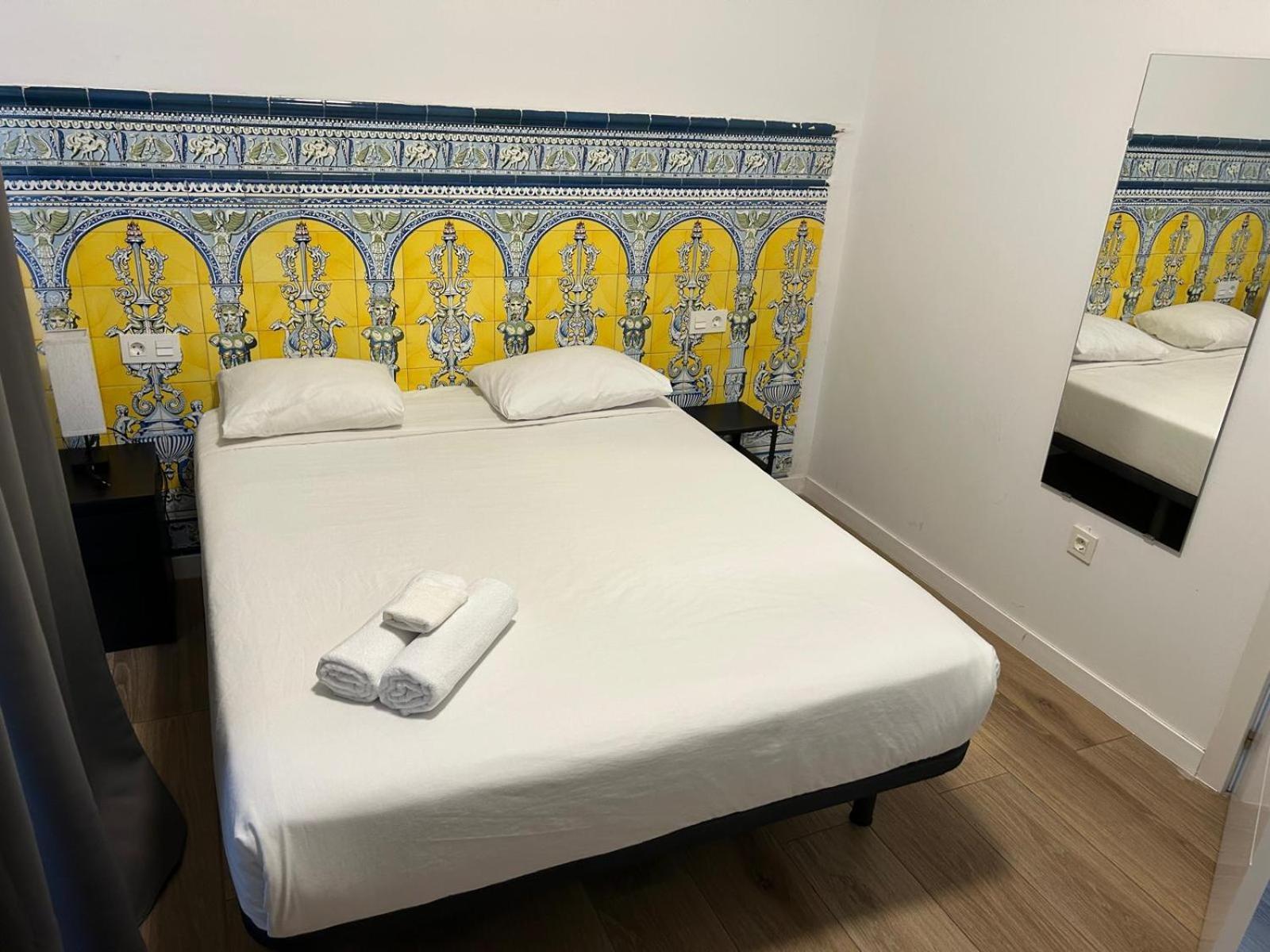 Bieti Castellon Hostel กัสเตญองเดลาปลานา ภายนอก รูปภาพ