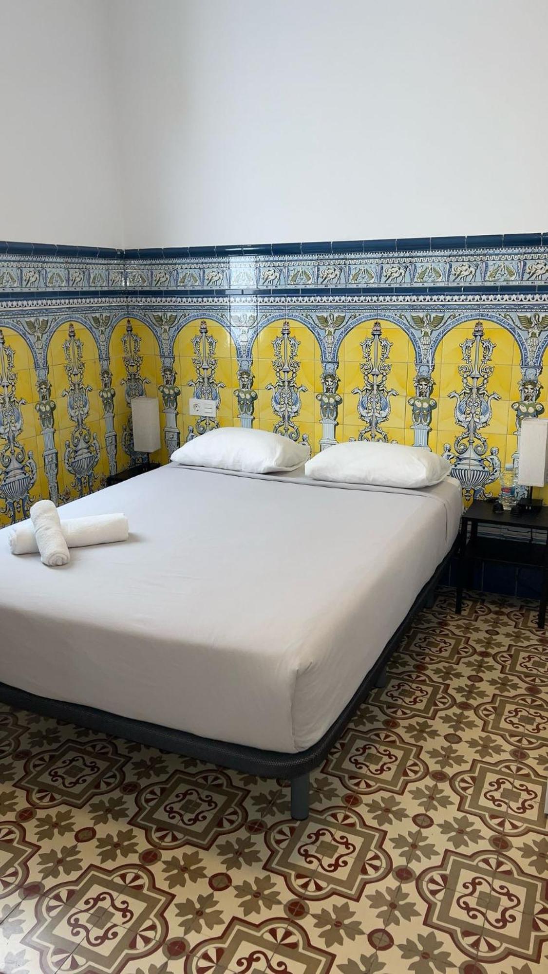 Bieti Castellon Hostel กัสเตญองเดลาปลานา ภายนอก รูปภาพ