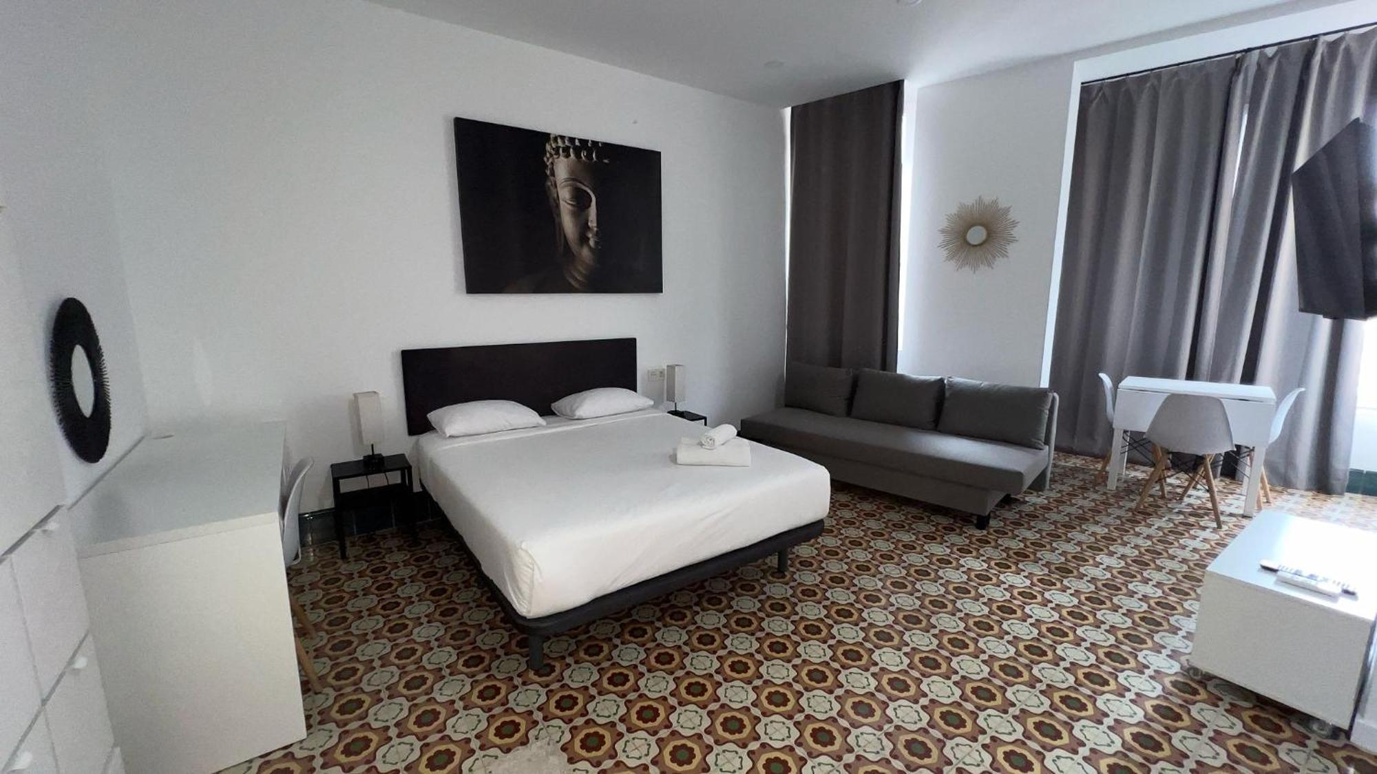 Bieti Castellon Hostel กัสเตญองเดลาปลานา ภายนอก รูปภาพ